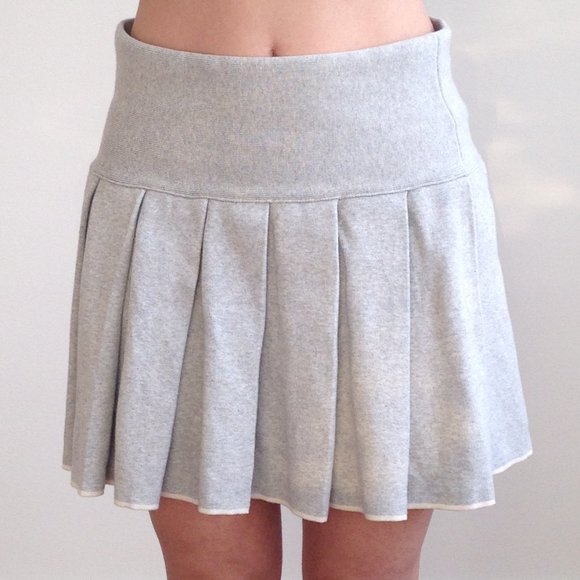 Aritzia Gray Mini Skirt - Picture 2 of 7
